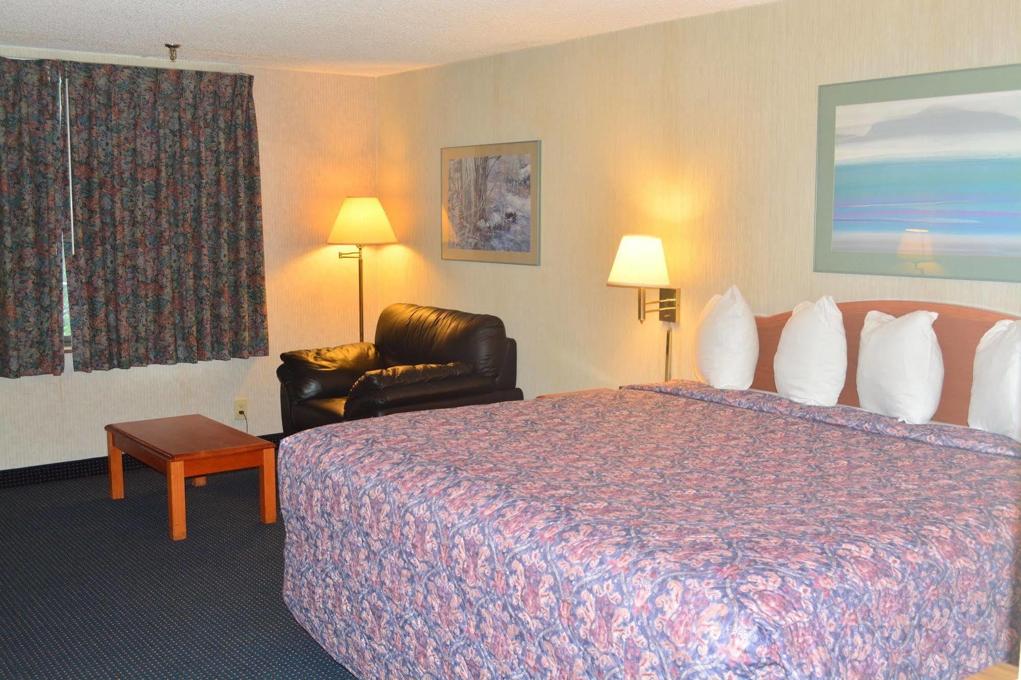 Elk Grove Hotel 艾尔克格罗夫村 外观 照片