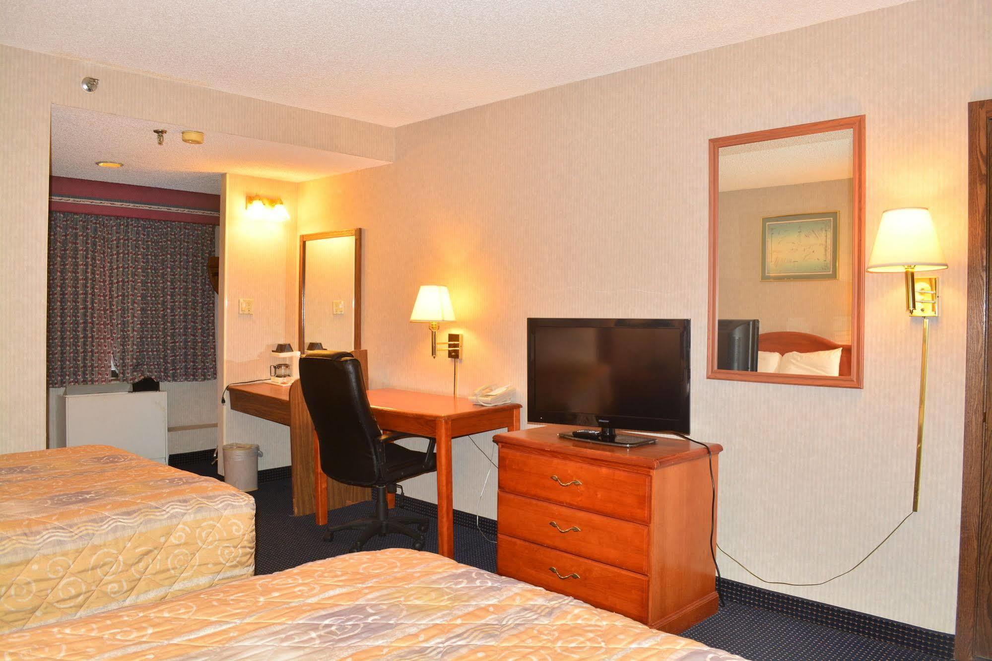 Elk Grove Hotel 艾尔克格罗夫村 外观 照片