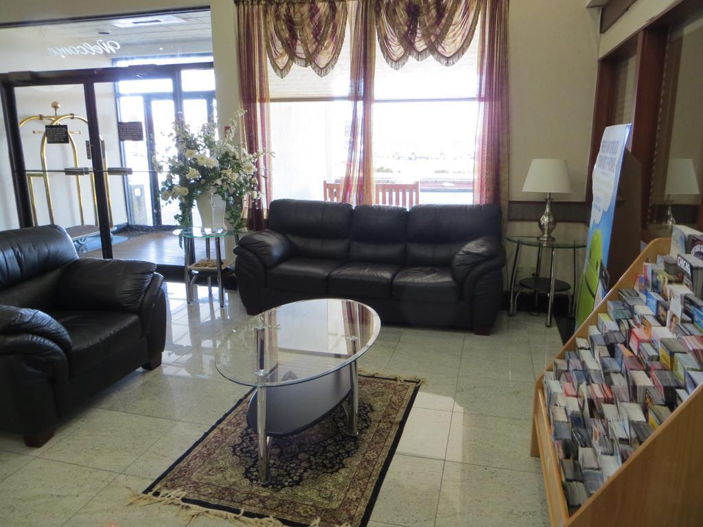Elk Grove Hotel 艾尔克格罗夫村 外观 照片