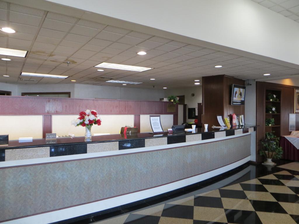 Elk Grove Hotel 艾尔克格罗夫村 外观 照片