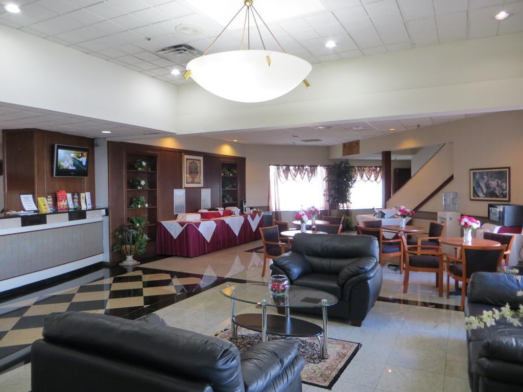 Elk Grove Hotel 艾尔克格罗夫村 外观 照片