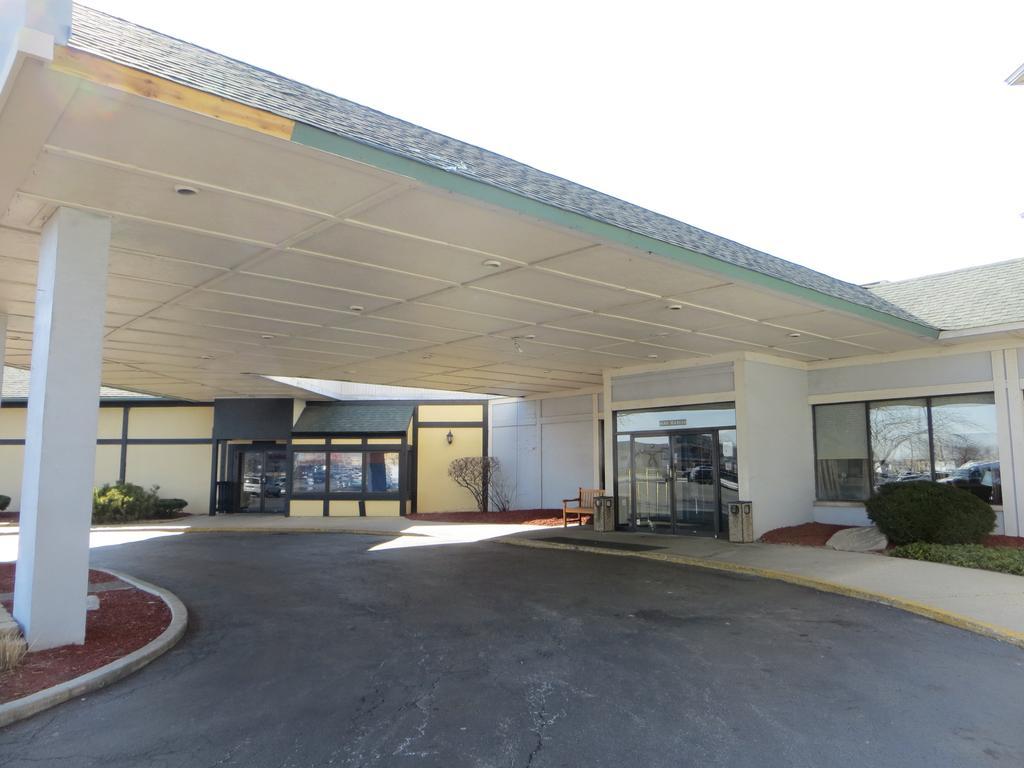 Elk Grove Hotel 艾尔克格罗夫村 外观 照片